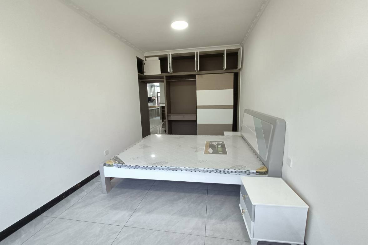 富冲小区  2室1厅1卫    850.0元/月室内图1