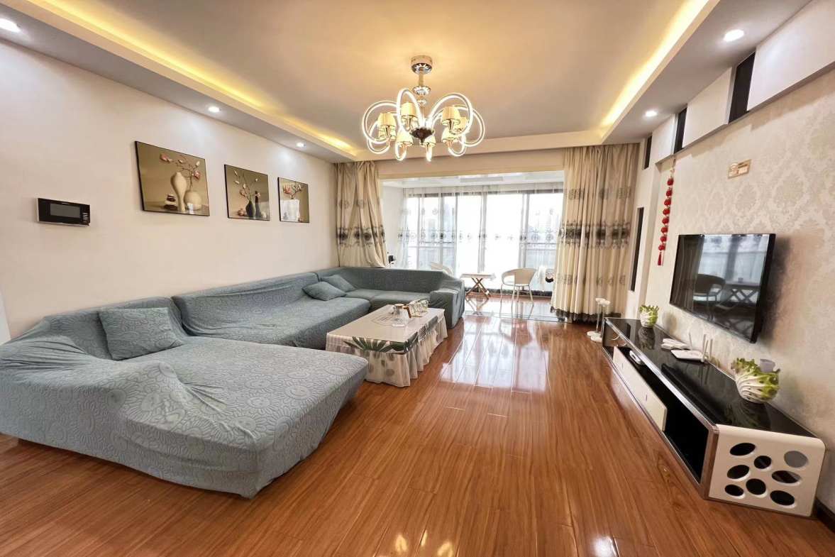 美的林城时代  4室2厅2卫    4500.0元/月 美的林城时代  4室2厅2卫    4500.0元/月室内图