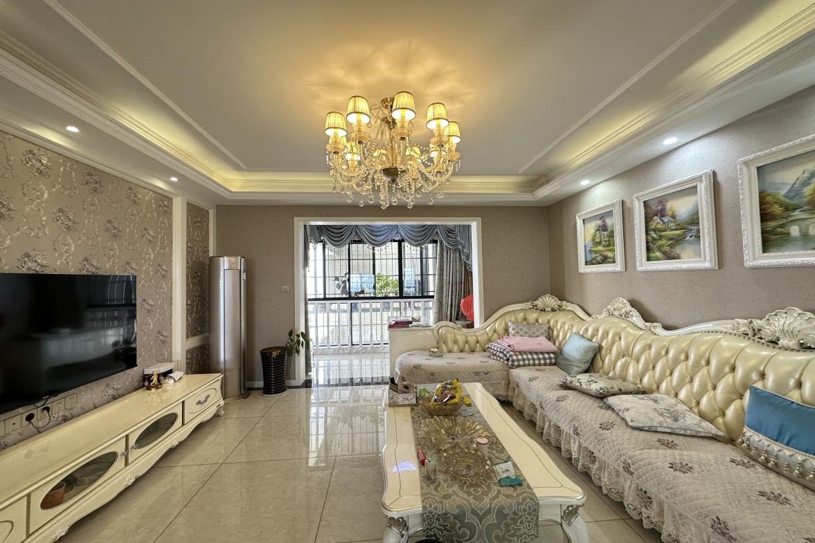 金凤公寓  4室2厅2卫    2800.0元/月室内图