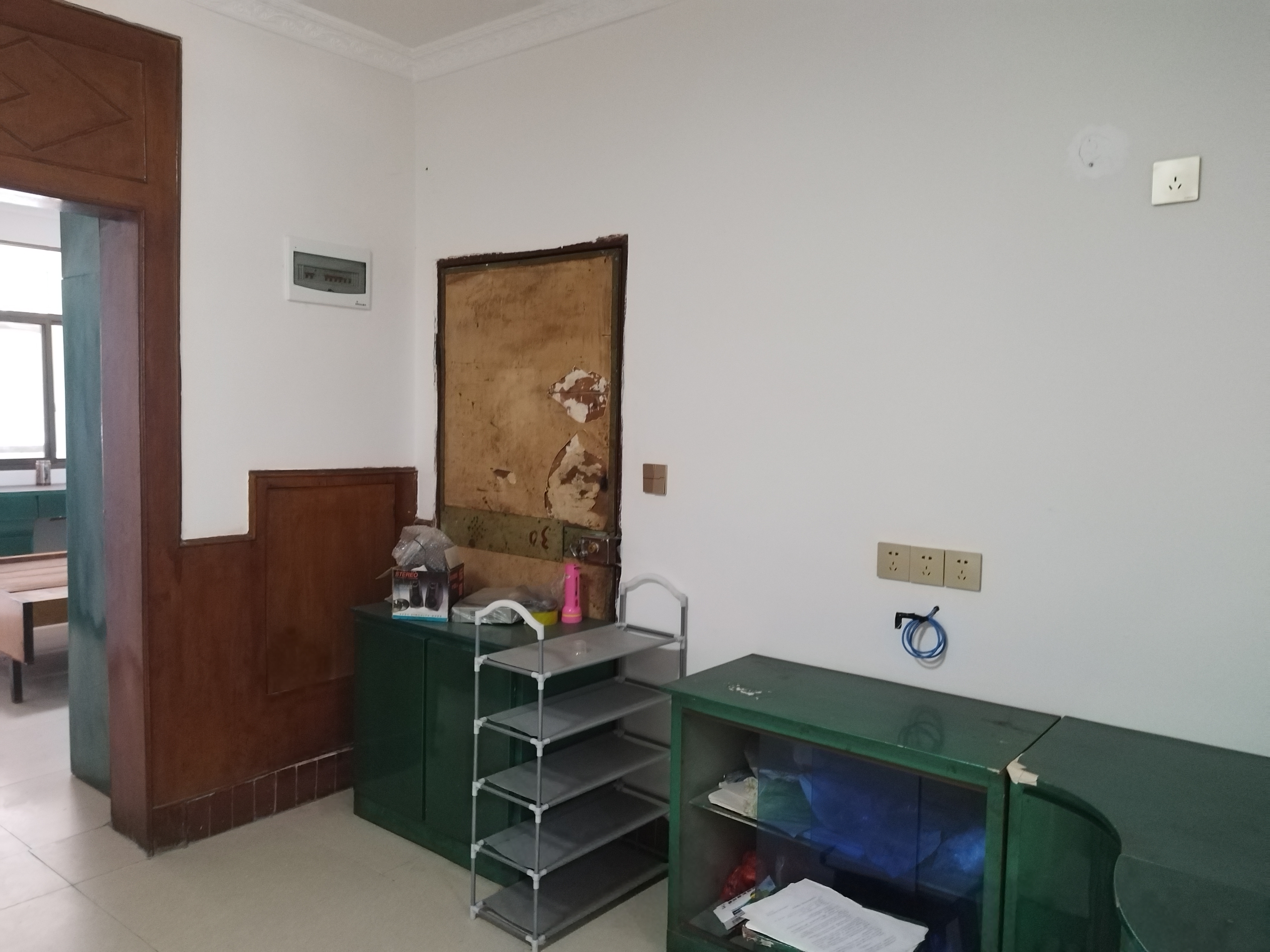 旁山冲  2室1厅2卫   43.00万