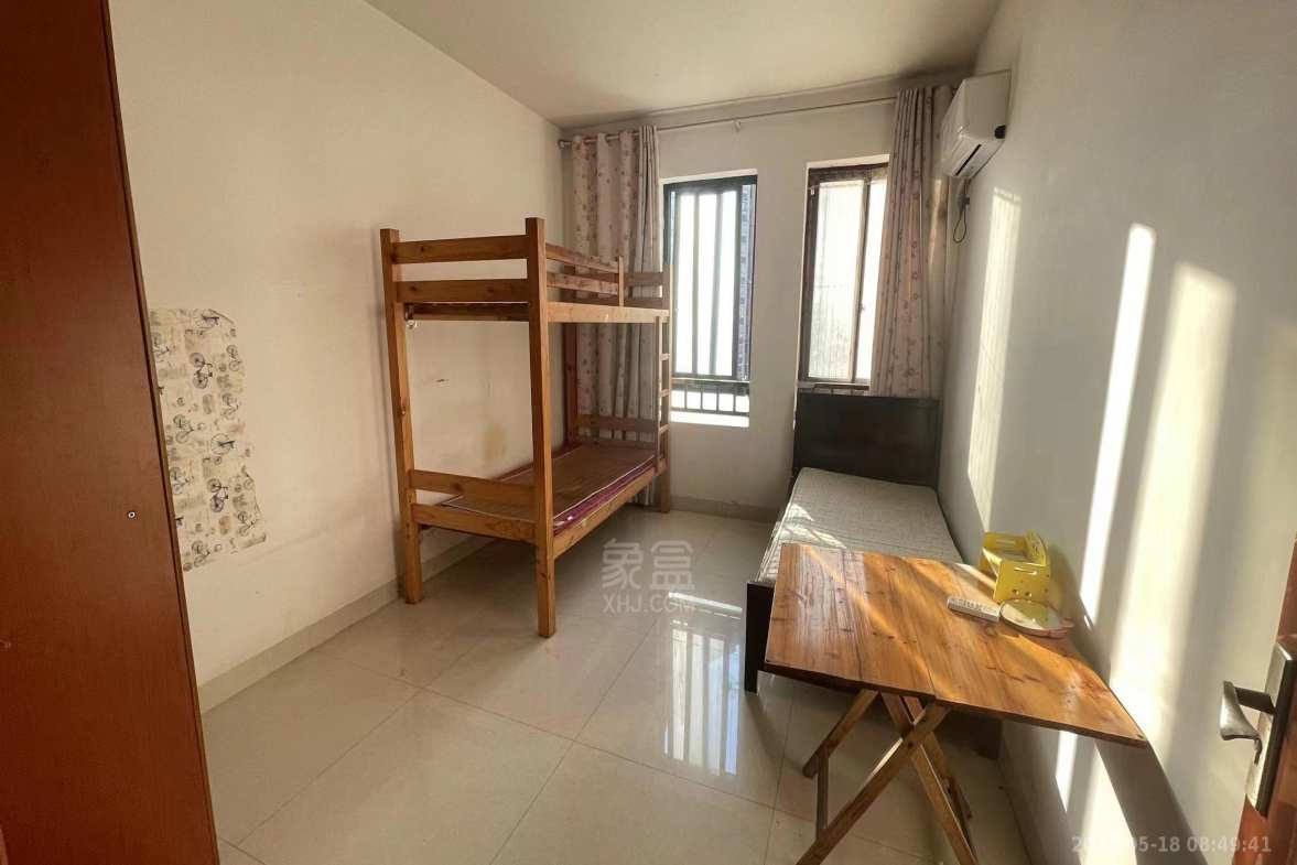 嘉盛华府 3室2厅2卫 1600.0元/月 嘉盛华府 3室2厅2卫 1600.0元/月室内图