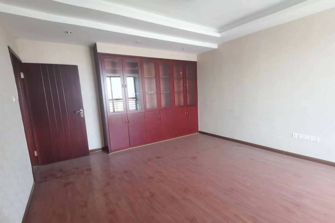 回龙湾主人家园  4室2厅2卫    92.8万 回龙湾主人家园  4室2厅2卫    92.8万客厅