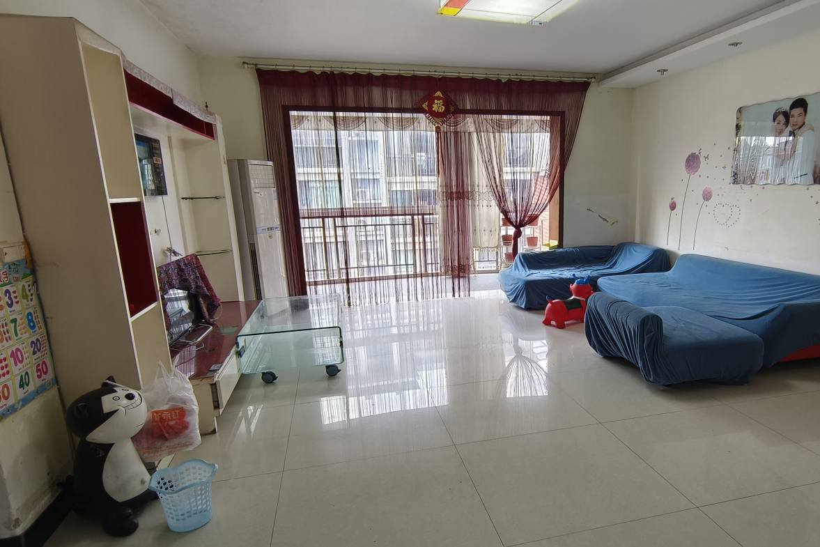 都市村庄  3室2厅1卫    750.0元/月室内图