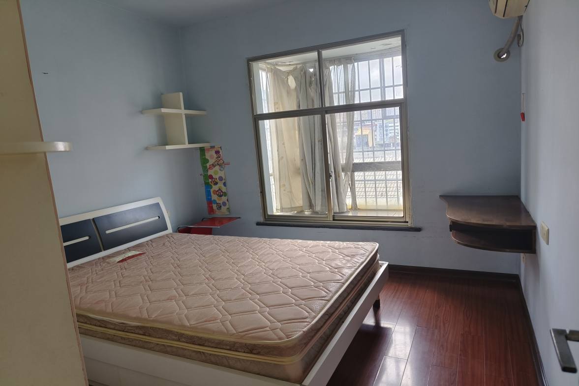 都市村庄  3室2厅1卫    750.0元/月室内图