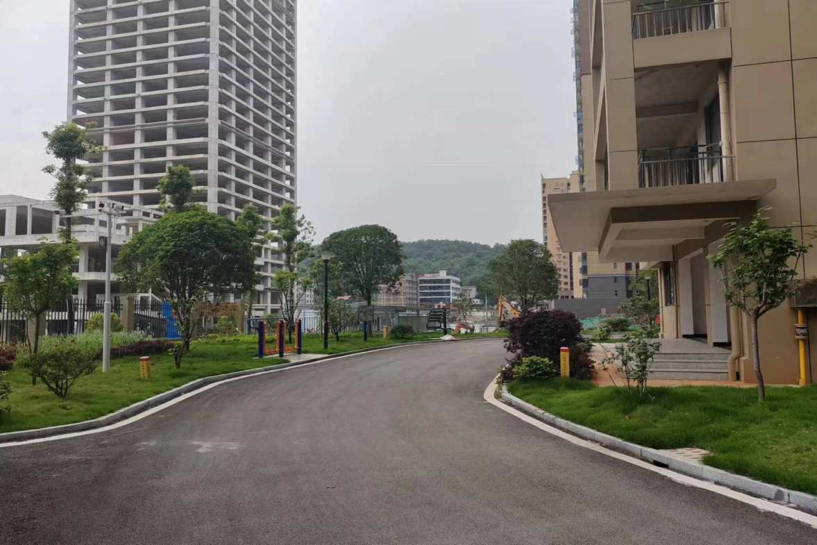 城市公园  4室2厅2卫    85.0万 城市公园  4室2厅2卫    85.0万小区图