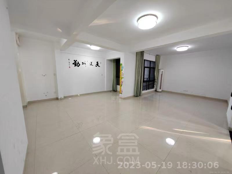 银泰财富广场  3室2厅1卫   2200.00元/月