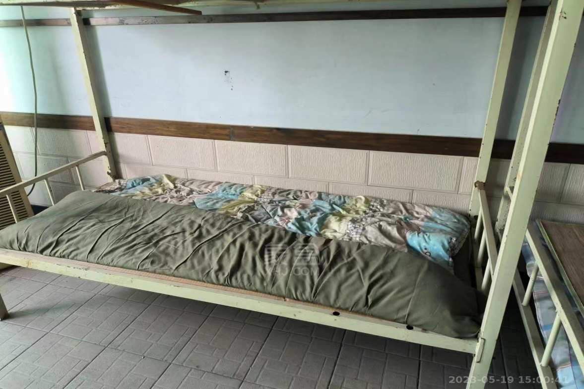 厦华小区（大坪管理设计院）  3室1厅1卫    1200.0元/月室内图