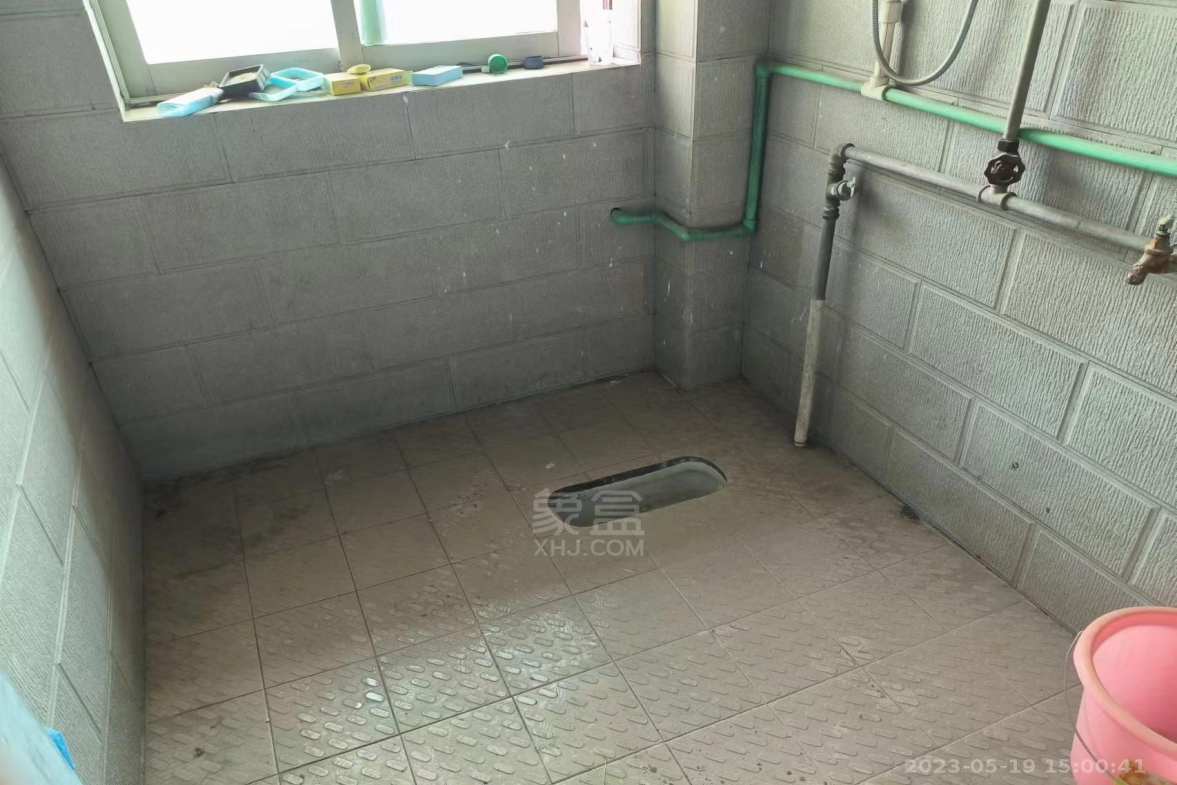 厦华小区（大坪管理设计院）  3室1厅1卫    1200.0元/月室内图