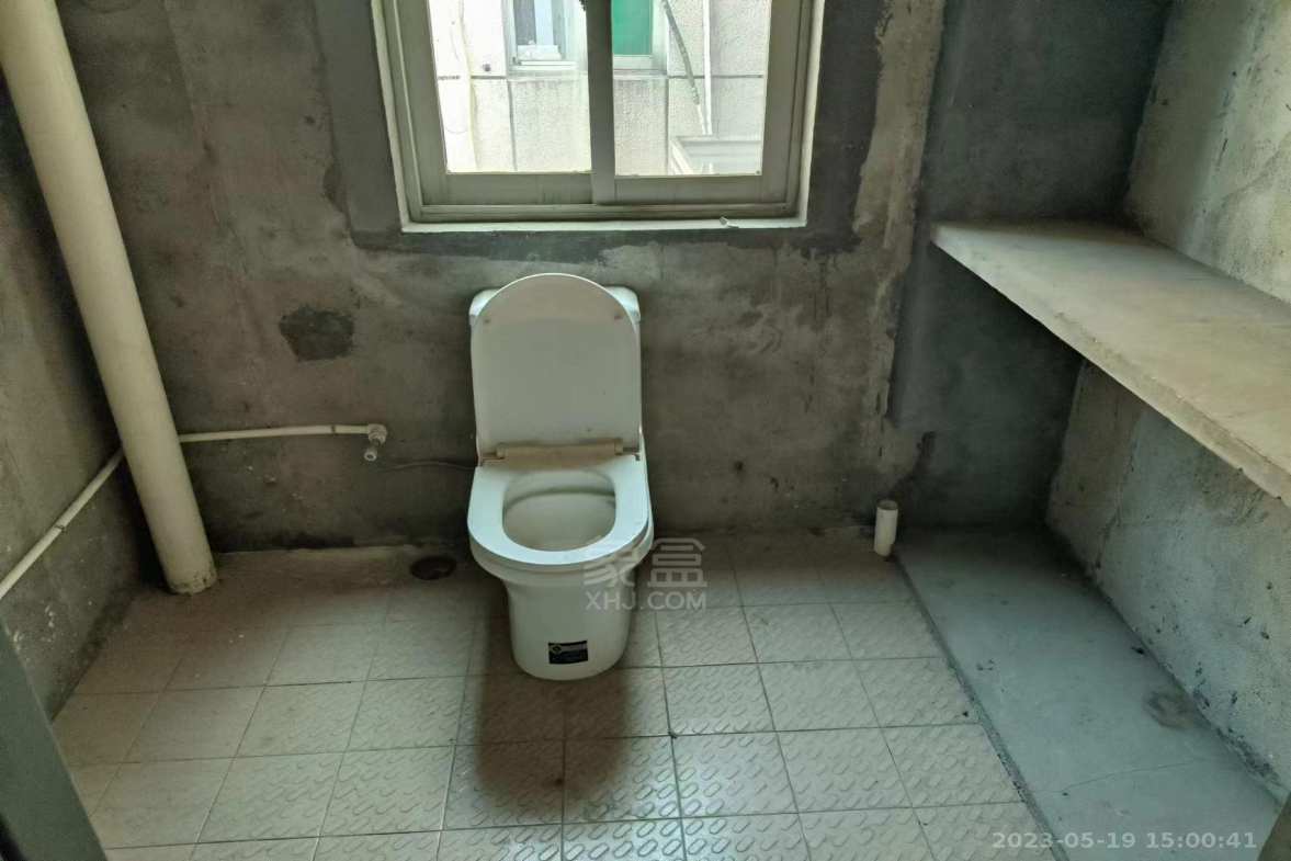 厦华小区（大坪管理设计院）  3室1厅1卫    1200.0元/月室内图