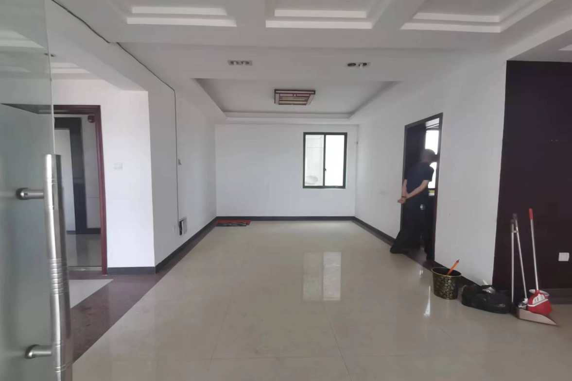 回龙湾主人家园  4室2厅2卫    92.8万 回龙湾主人家园  4室2厅2卫    92.8万客厅