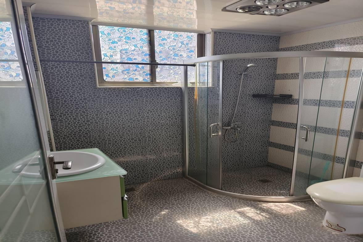 都市村庄  3室2厅1卫    750.0元/月室内图