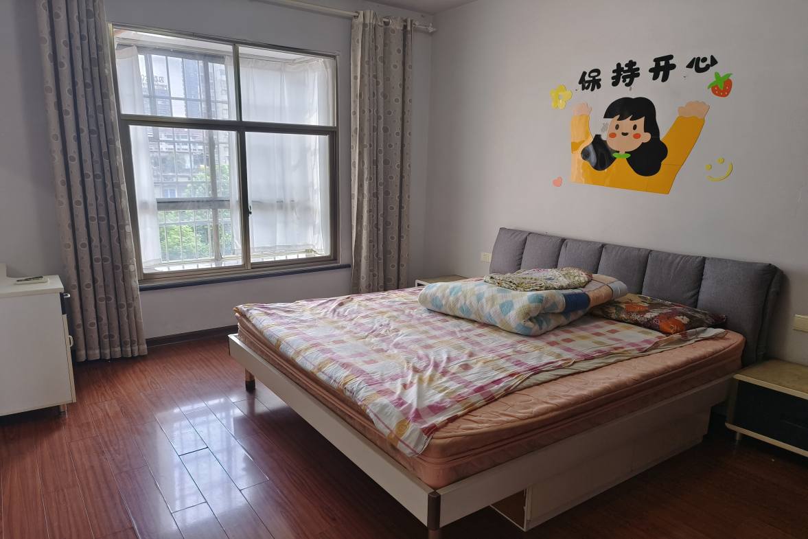 都市村庄  3室2厅1卫    750.0元/月室内图