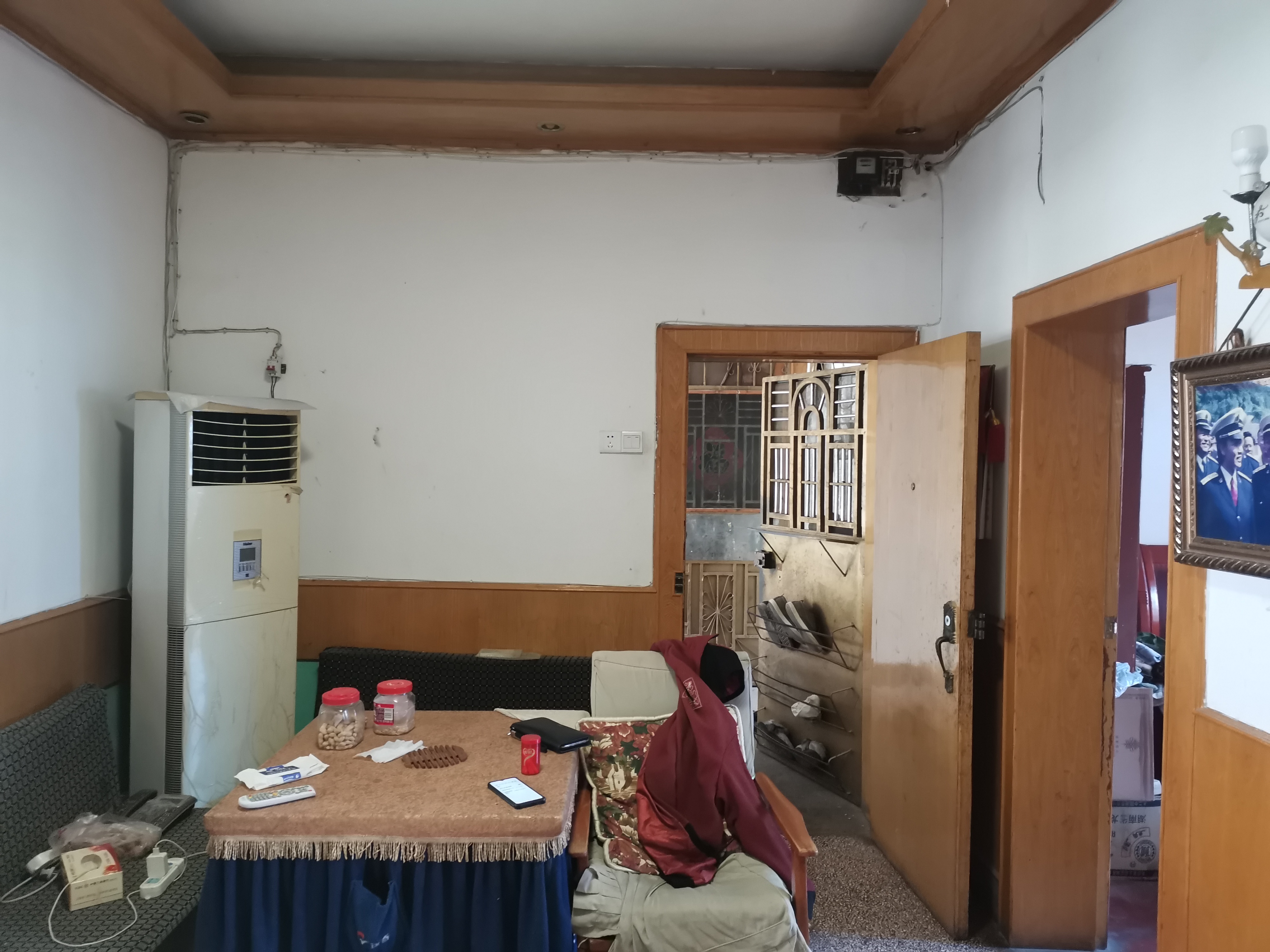 市人大政协机关大院住宅区（老市委）  3室1厅1卫   60.00万