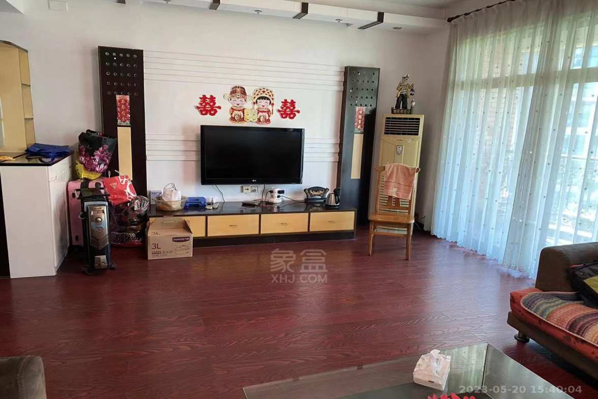 天鹅花园  3室2厅3卫   1300.00元/月室内图
