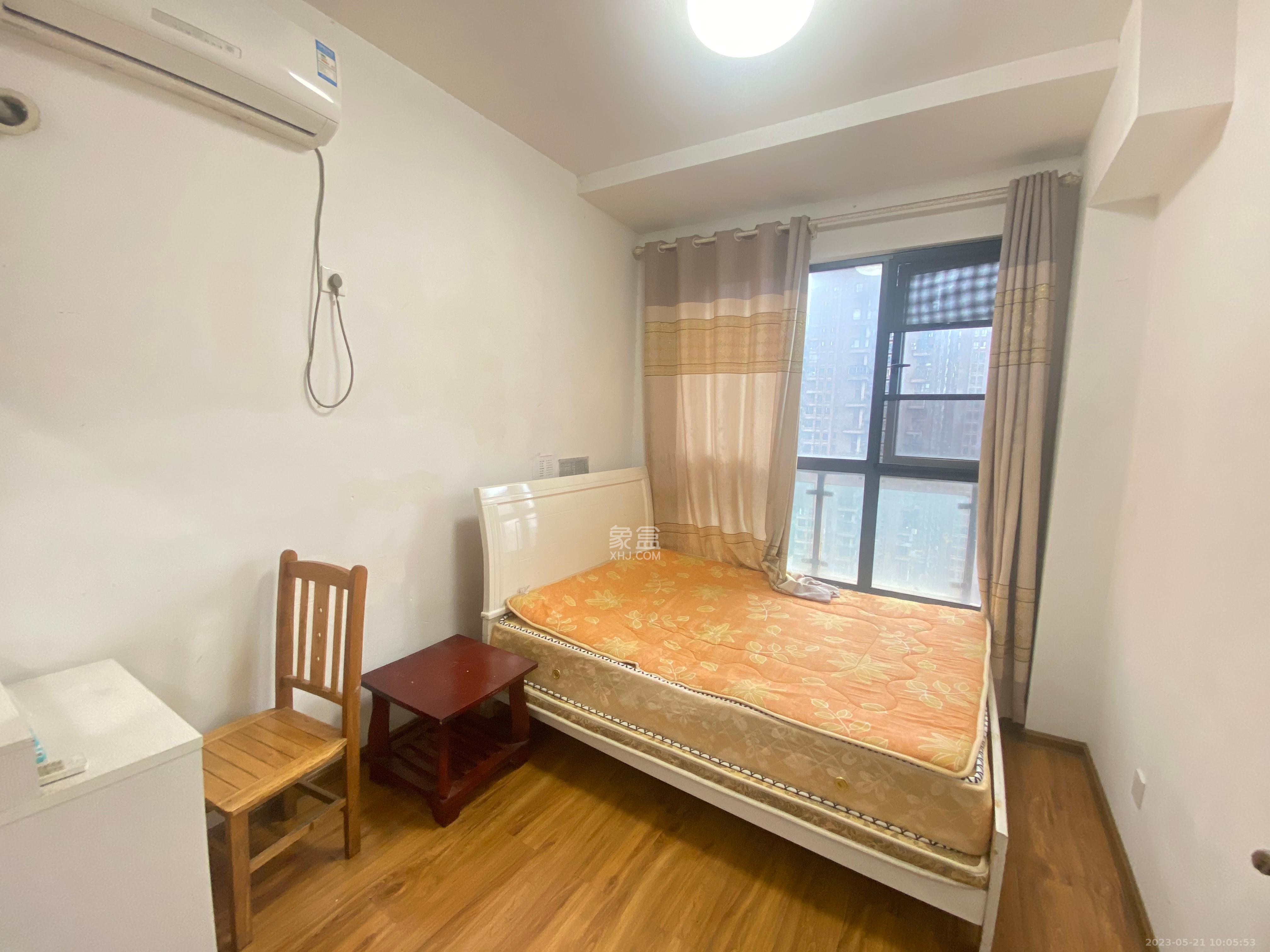 双湾国际(湘江御景花园) 3室2厅1卫 2200.0元/月