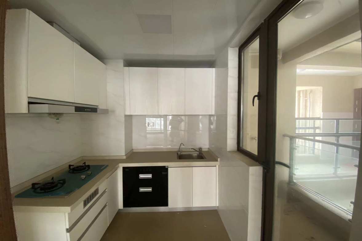 华耀碧桂园十里江湾观澜  3室2厅2卫    1500.0元/月室内图