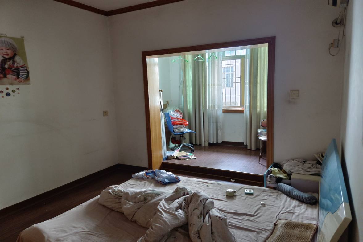 新星文化城 3室2厅2卫 82.0万 新星文化城 3室2厅2卫 82.0万客厅