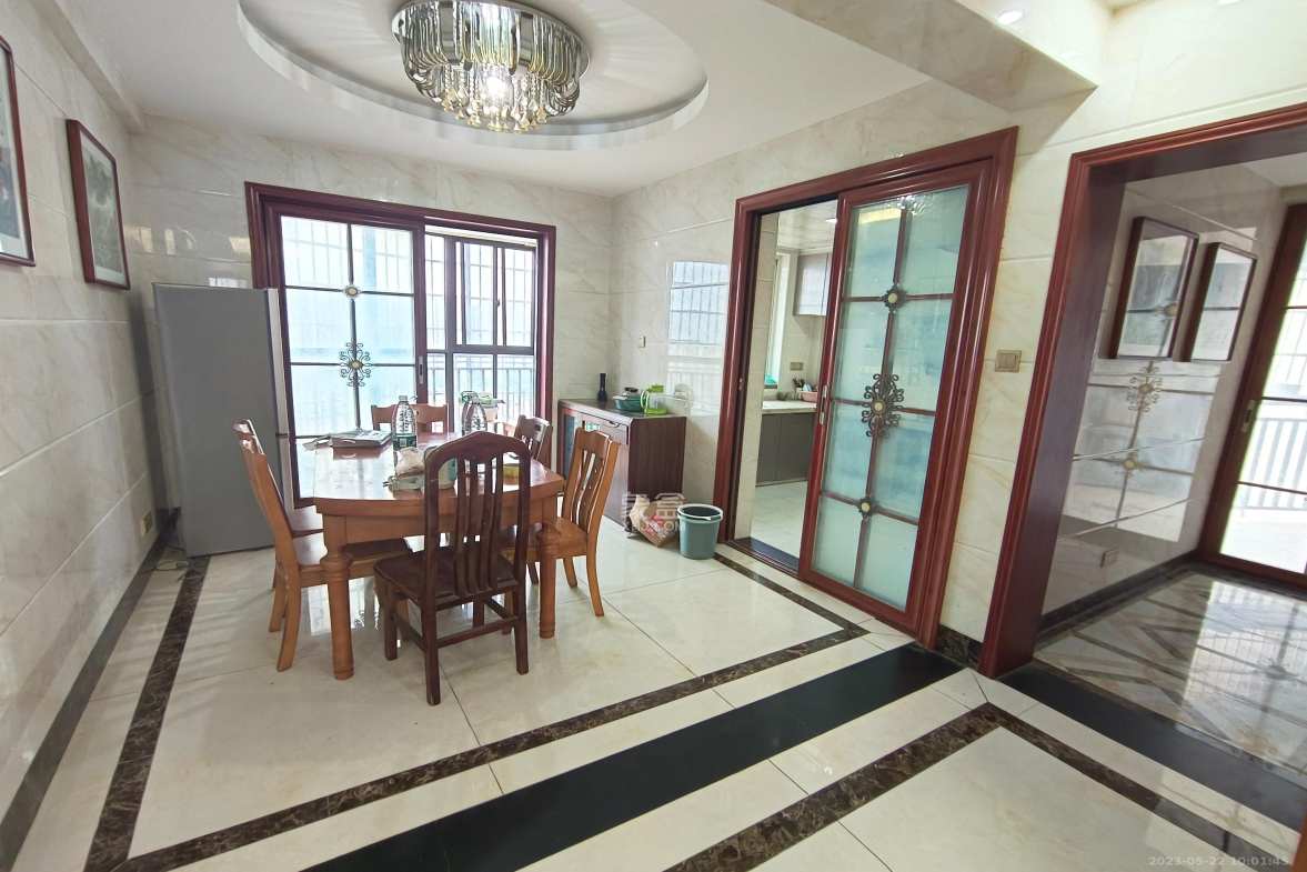 世景华庭  4室2厅1卫   2200.00元/月室内图