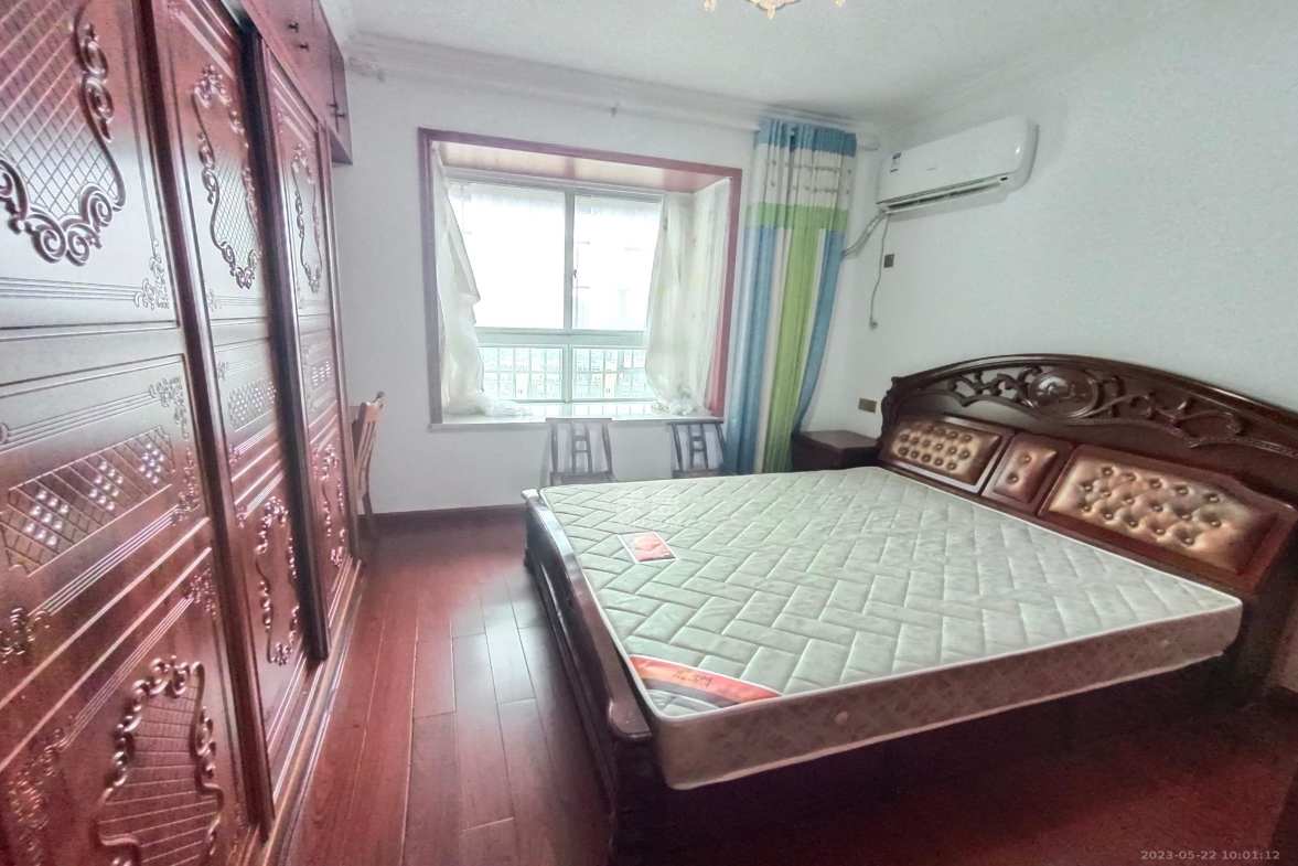 世景华庭  4室2厅1卫   2200.00元/月室内图