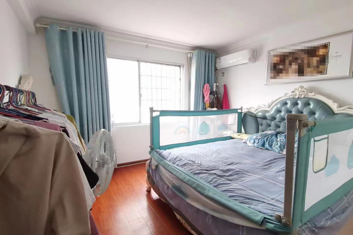 TOP尚都（拓步尚都）  3室2厅1卫    59.8万客厅