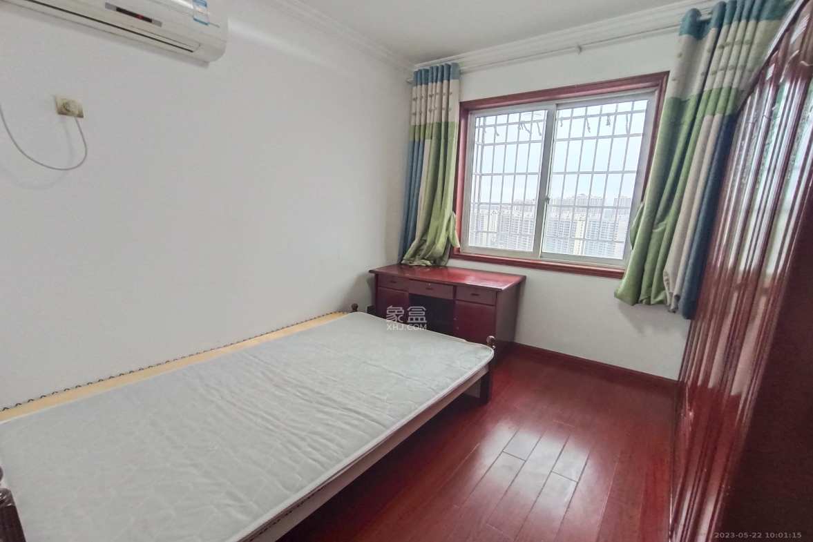 世景华庭  4室2厅1卫   2200.00元/月室内图
