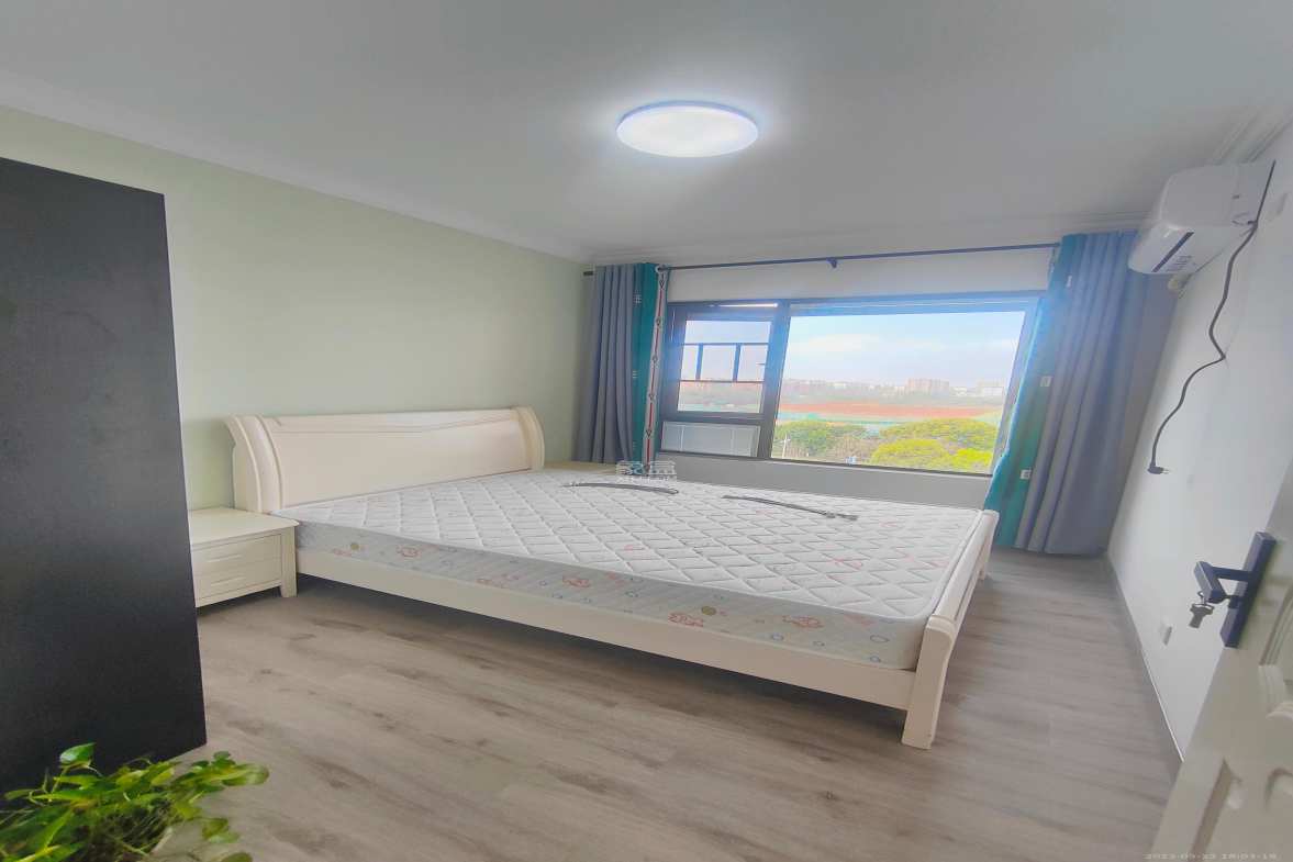 香缇雅苑(鑫远翡丽郡二期) 3室2厅1厨1卫 3200.00元/月客厅