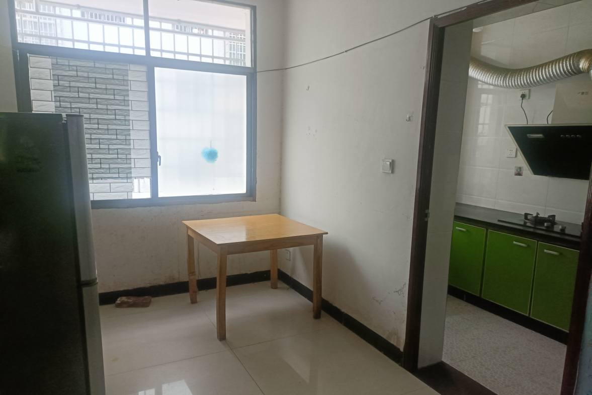 罗家小区西区 0室0厅0卫 800.0元/月 罗家小区西区 0室0厅0卫 800.0元/月室内图