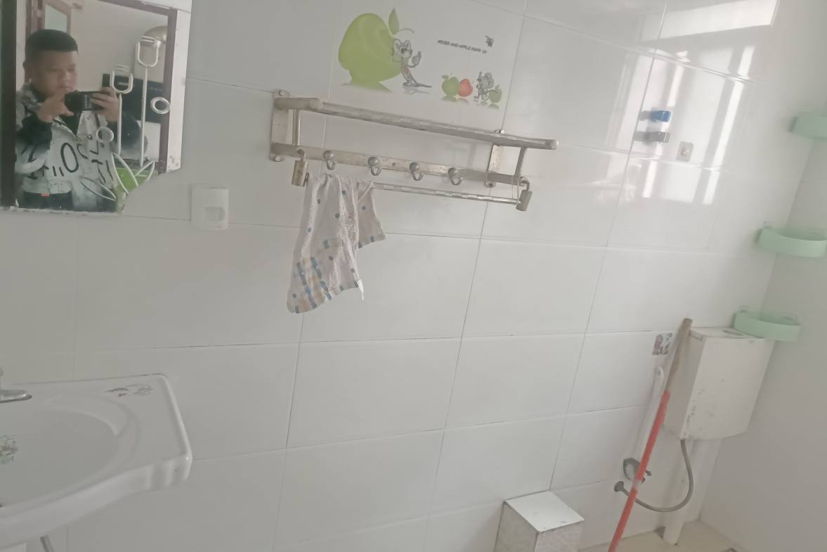 罗家小区西区 0室0厅0卫 800.0元/月 罗家小区西区 0室0厅0卫 800.0元/月室内图