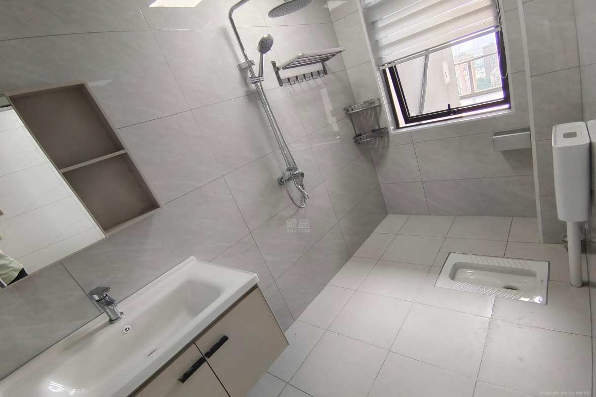 朗廷览江  1室1厅1卫    2300.0元/月 朗廷览江  1室1厅1卫    2300.0元/月室内图