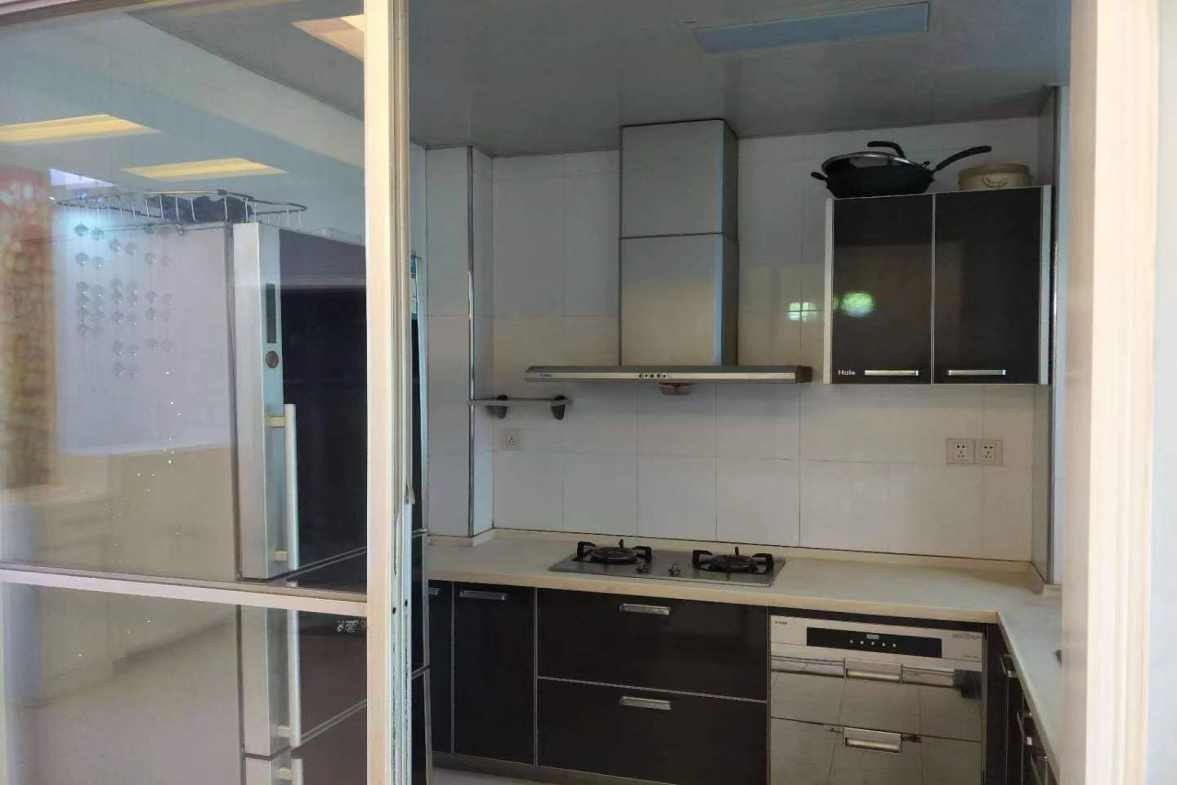 东方豪苑 2室1厅2卫 2200.0元/月 东方豪苑 2室1厅2卫 2200.0元/月室内图