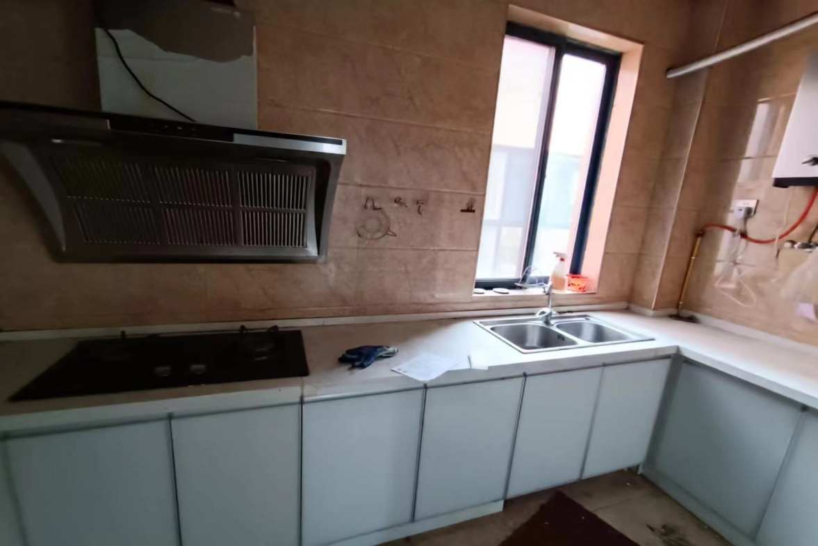 裕隆国际 4室2厅2卫 4000.0元/月 裕隆国际 4室2厅2卫 4000.0元/月室内图