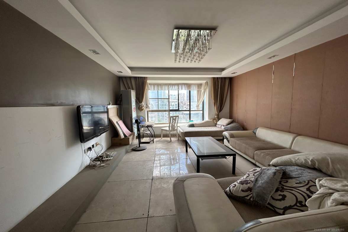 西子花园  3室2厅1卫   1600.00元/月室内图