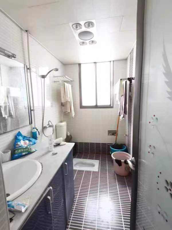 世纪花园  3室2厅2卫    55.8万 世纪花园  3室2厅2卫    55.8万客厅