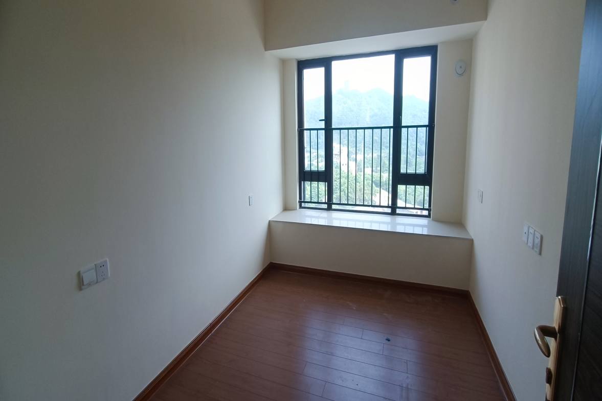 碧桂园豪园-二期  3室2厅2卫    99.8万 碧桂园豪园-二期  3室2厅2卫    99.8万客厅