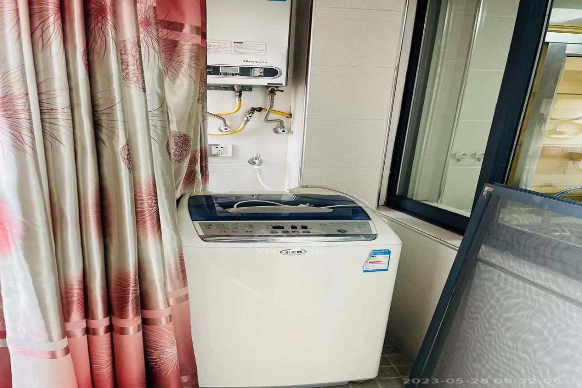 嘉天紫东苑  4室2厅1卫    1700.0元/月室内图