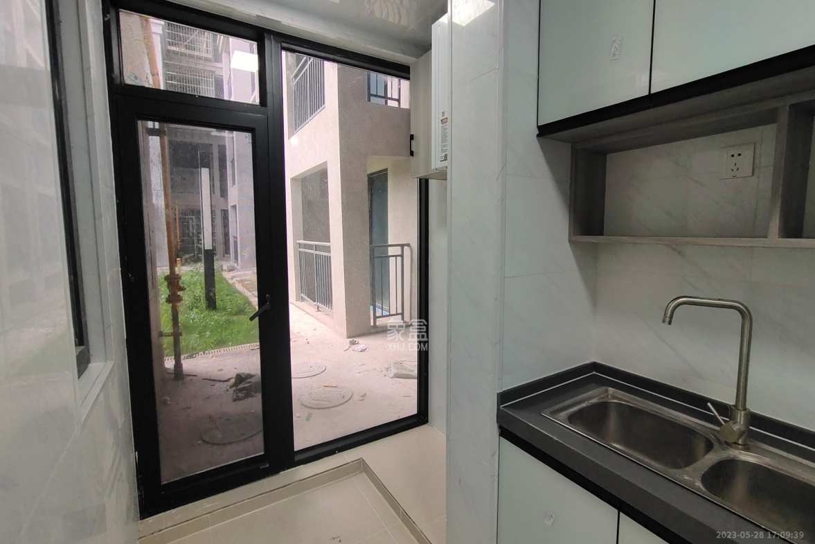 坪山家园 3室2厅1卫 2000.0元/月 坪山家园 3室2厅1卫 2000.0元/月室内图