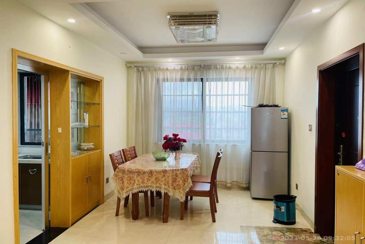 嘉天紫东苑  4室2厅1卫    1700.0元/月室内图