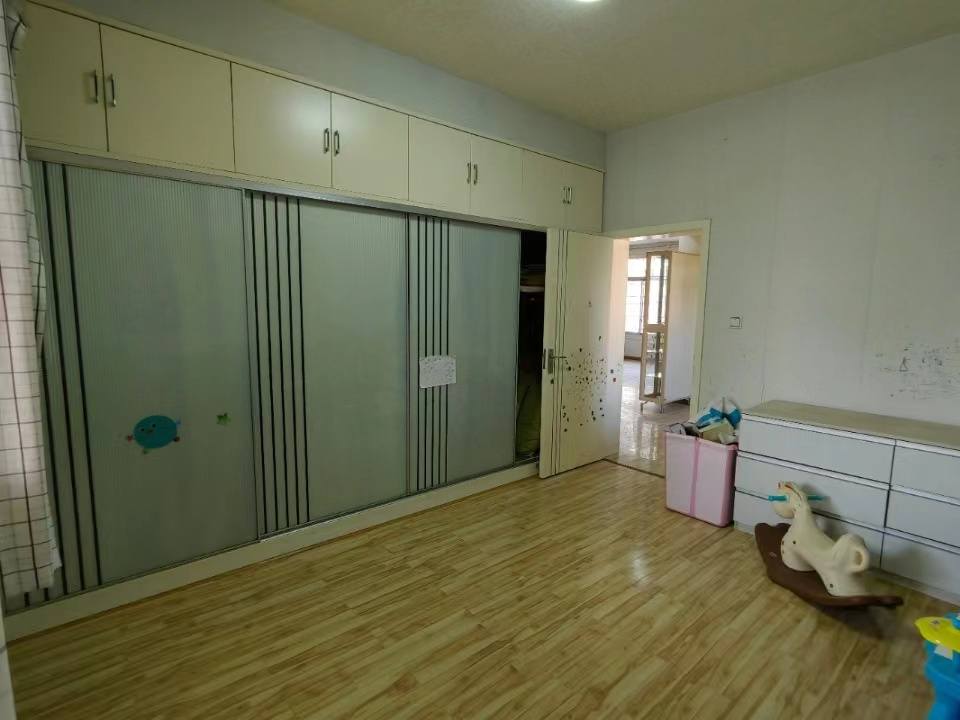 卫生局家属楼  3室1厅1卫   75.00万室内图