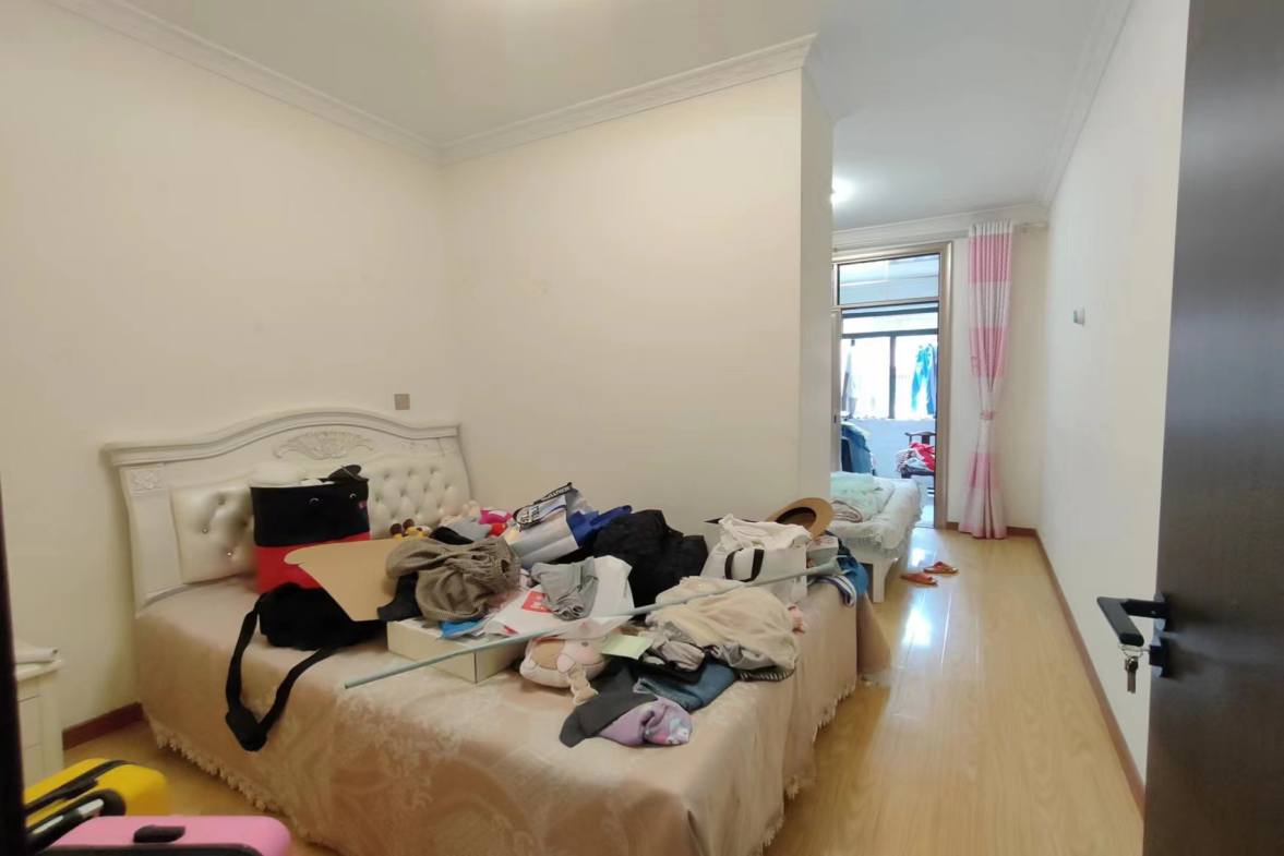 娄星区散盘 6室2厅2卫 108.8万 娄星区散盘 6室2厅2卫 108.8万室内图