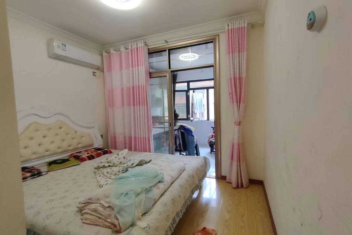 娄星区散盘 6室2厅2卫 108.8万 娄星区散盘 6室2厅2卫 108.8万室内图