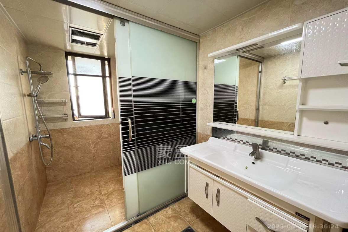 达美D6区 4室2厅1卫 3800.0元/月 达美D6区 4室2厅1卫 3800.0元/月室内图