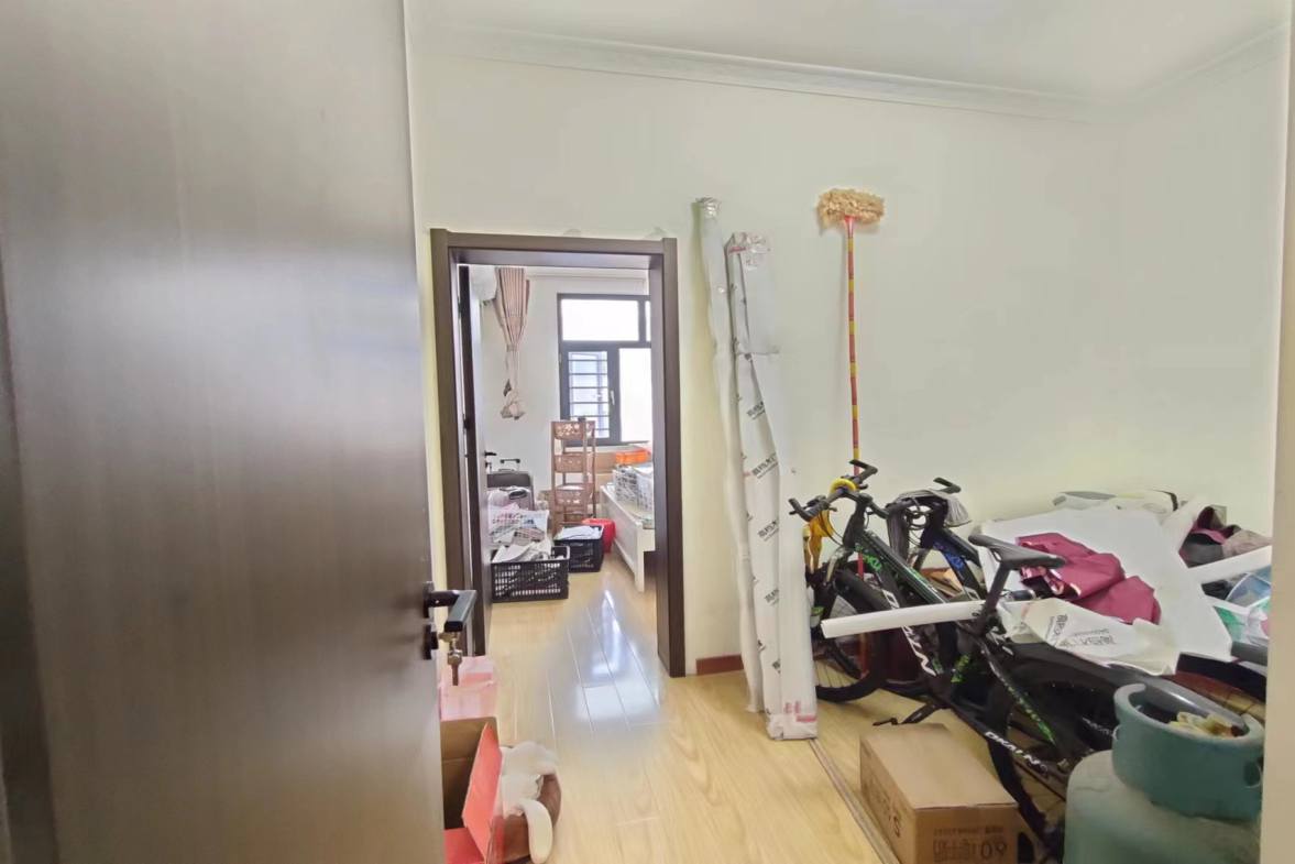 娄星区散盘 6室2厅2卫 108.8万 娄星区散盘 6室2厅2卫 108.8万室内图