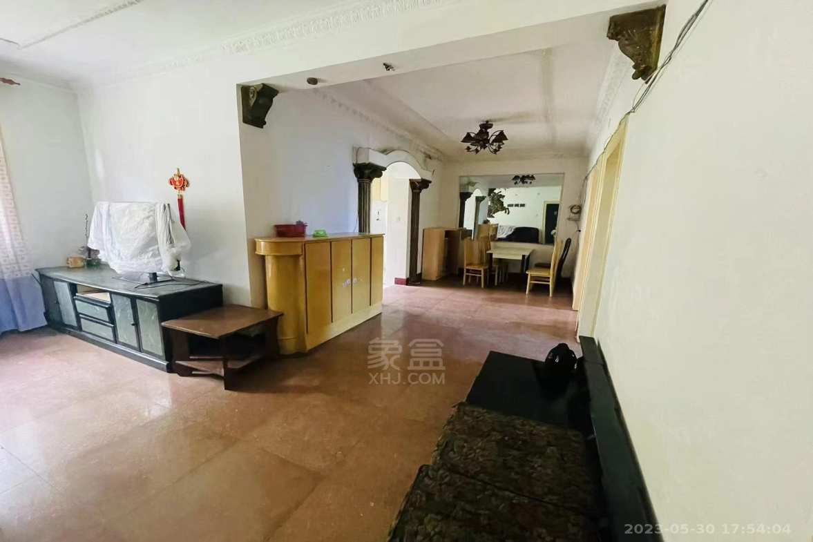 花园一村  3室2厅1卫    1000.0元/月 花园一村  3室2厅1卫    1000.0元/月室内图1