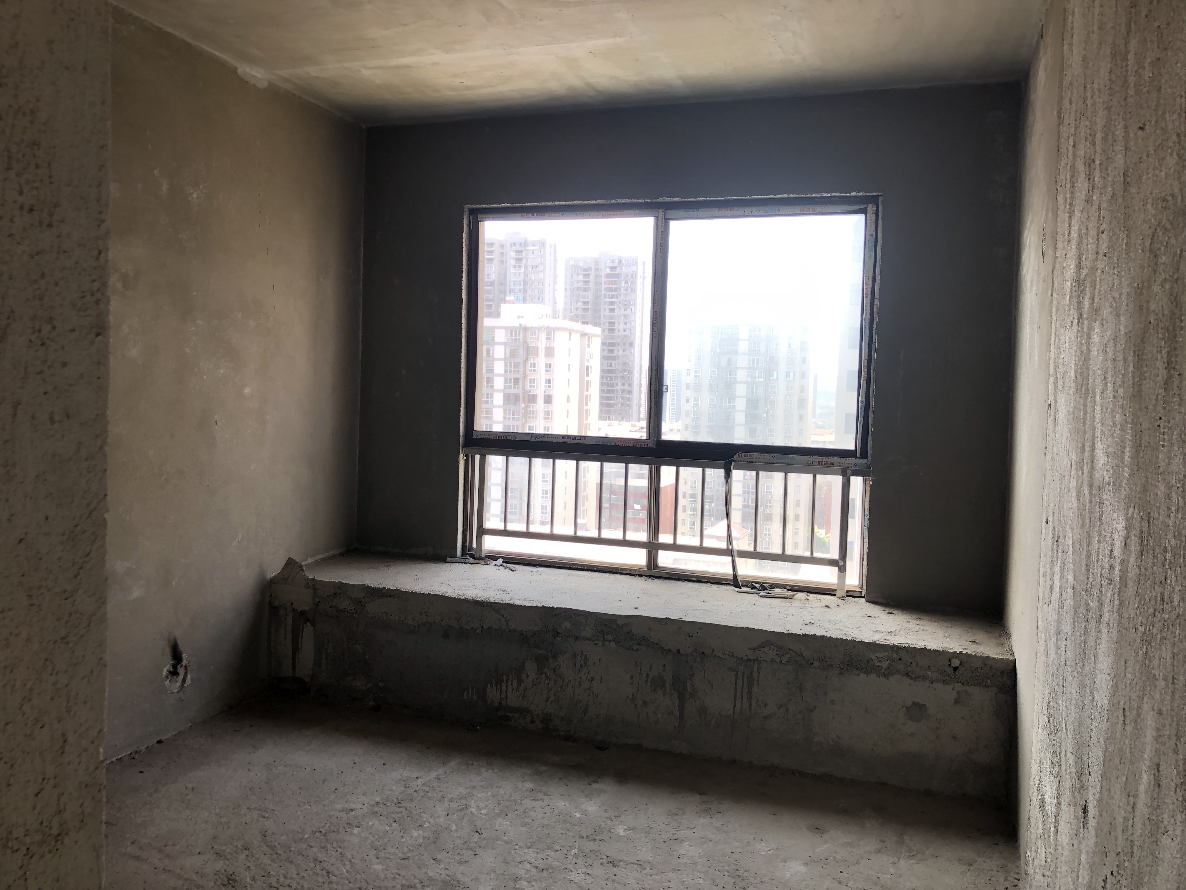 金御中央  3室2厅2卫   53.80万