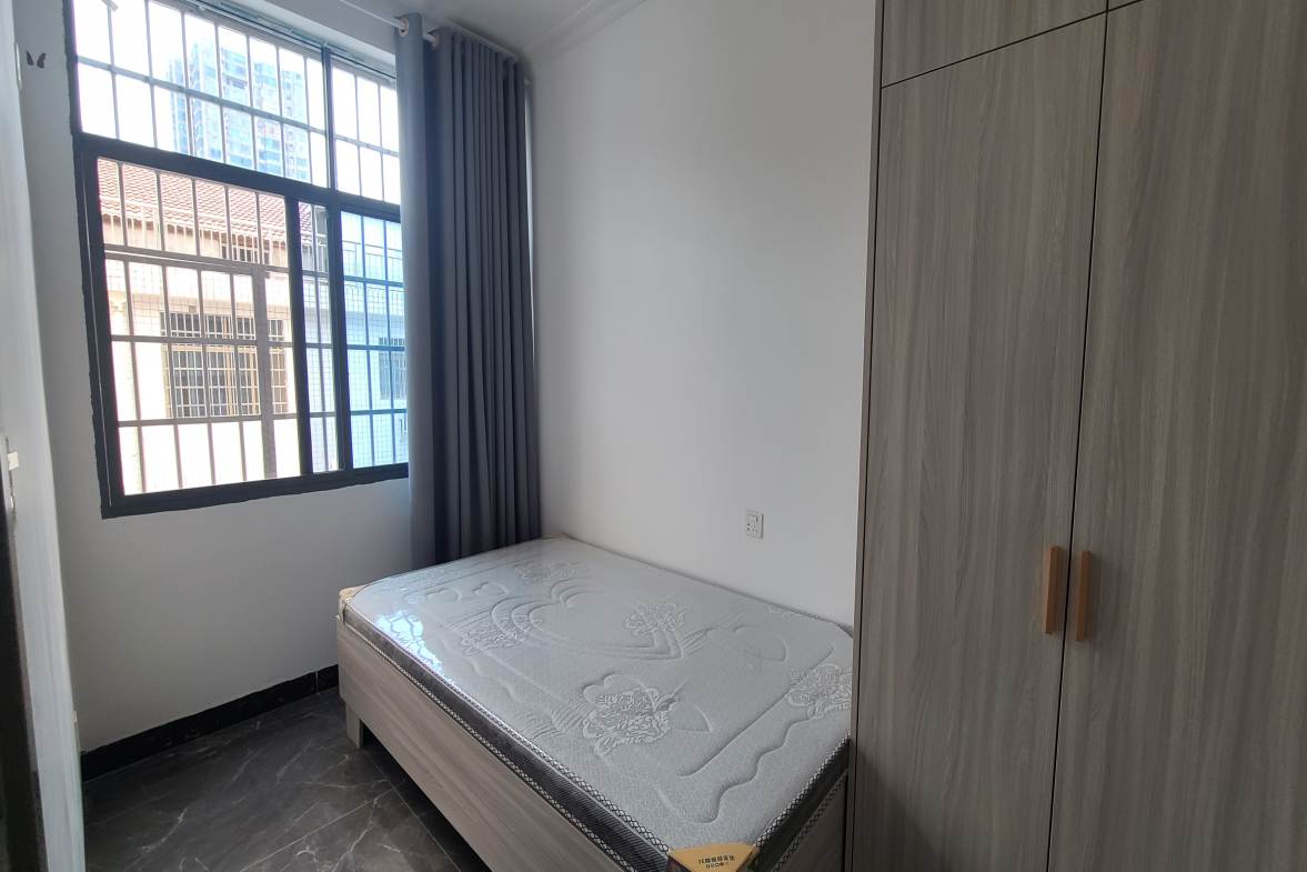 檀山湾小区  3室1厅1卫   1300.00元/月室内图1