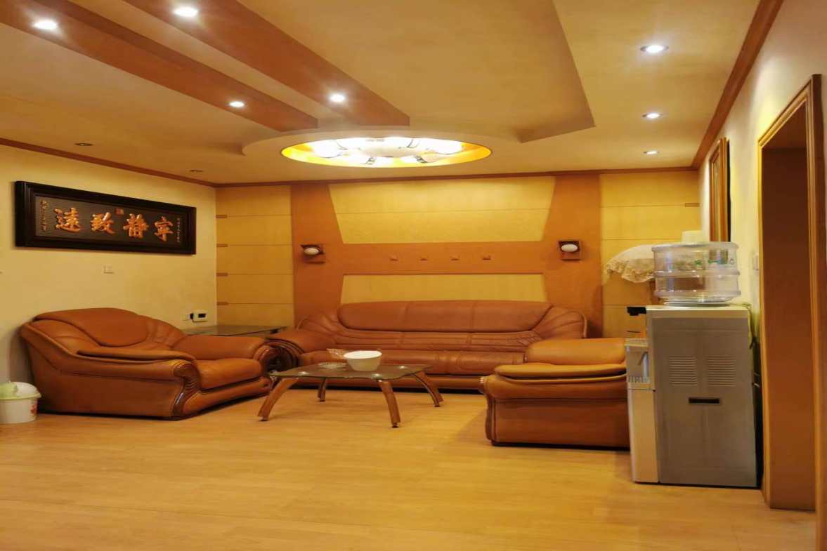 电力局家属楼 3室1厅1卫 53.0万 电力局家属楼 3室1厅1卫 53.0万客厅