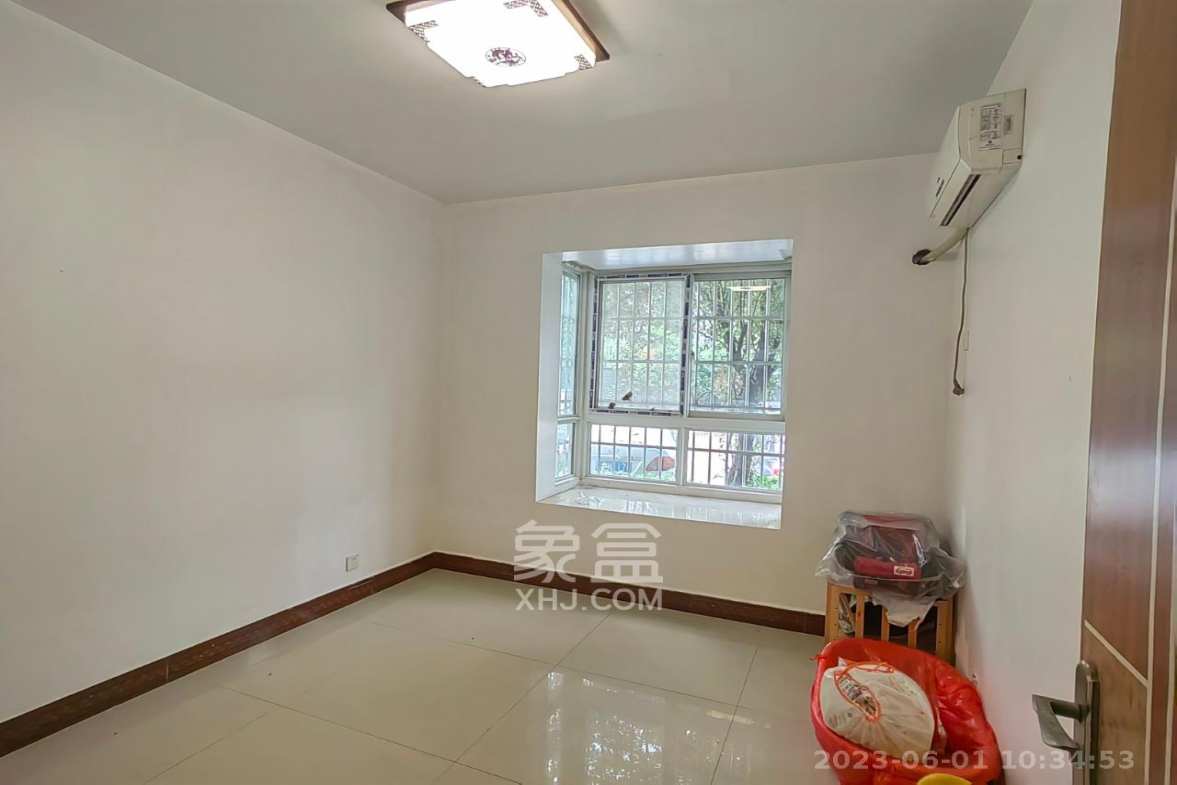 中悦领秀金都 4室2厅2卫 1600.0元/月 中悦领秀金都 4室2厅2卫 1600.0元/月室内图