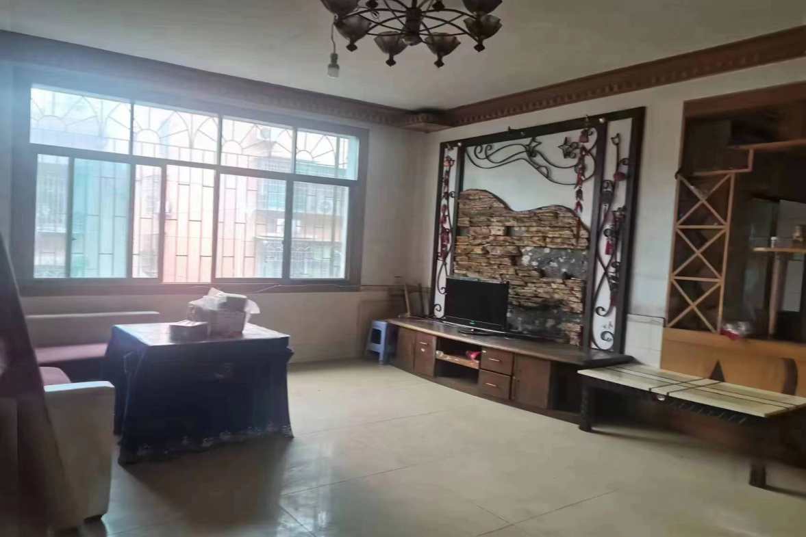 农业局家属楼  3室2厅2卫    58.8万 农业局家属楼  3室2厅2卫    58.8万客厅