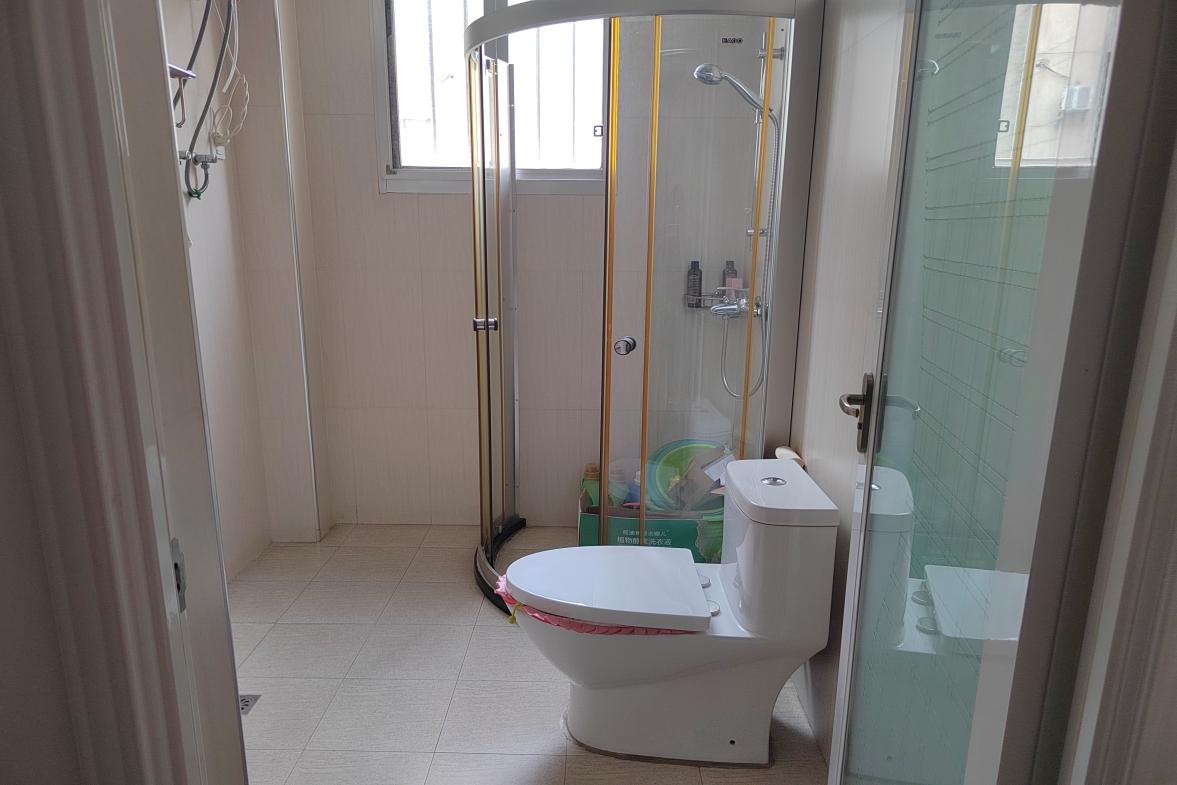 湘中北苑  4室2厅1卫    90.0万 湘中北苑  4室2厅1卫    90.0万客厅