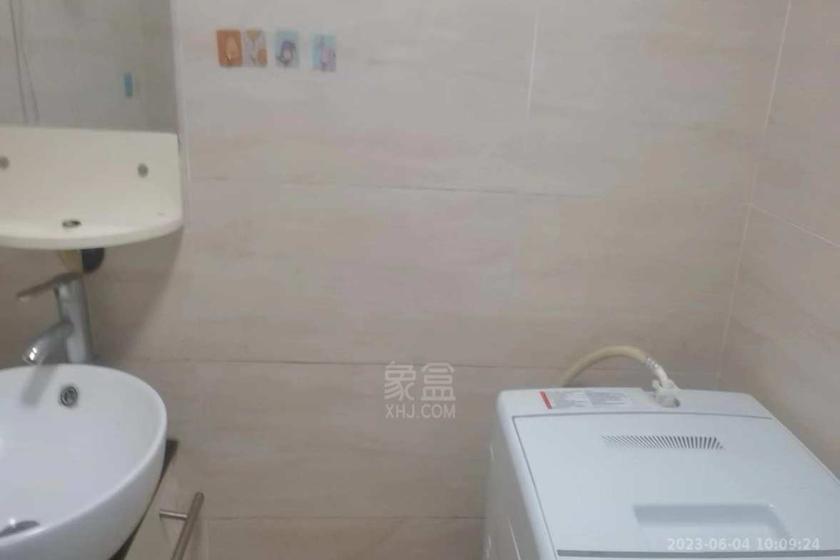 印象华都  1室1厅1卫   900.00元/月室内图1